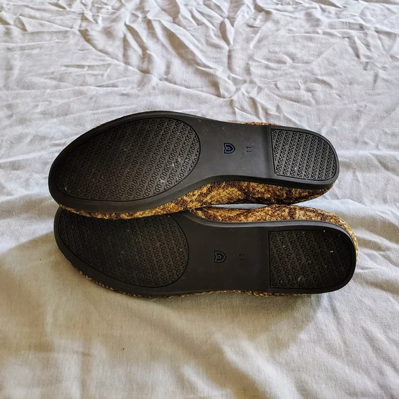 Ladies Size 11 Rothy's Stylish Loafers - Picture 6 of 6